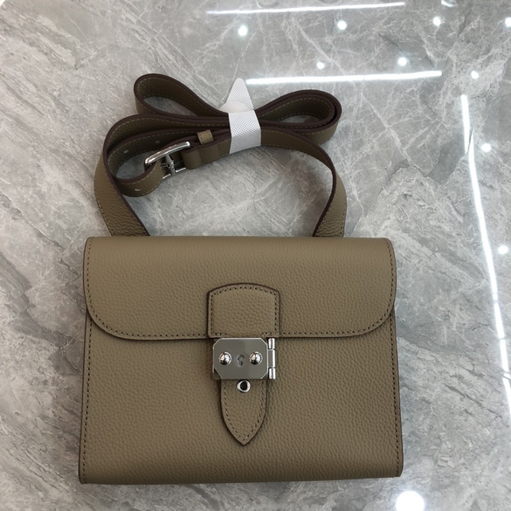 Hermès Roulis series real gray yellow white grain texture pig nose bag Hermès Roulis series real gray yellow white grain texture pig nose bag