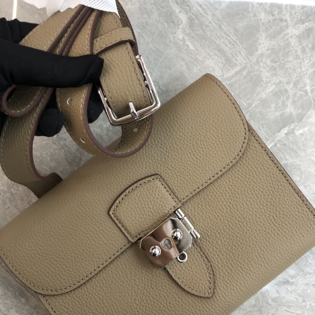 Hermès Roulis series real gray yellow white grain texture pig nose bag Hermès Roulis series real gray yellow white grain texture pig nose bag