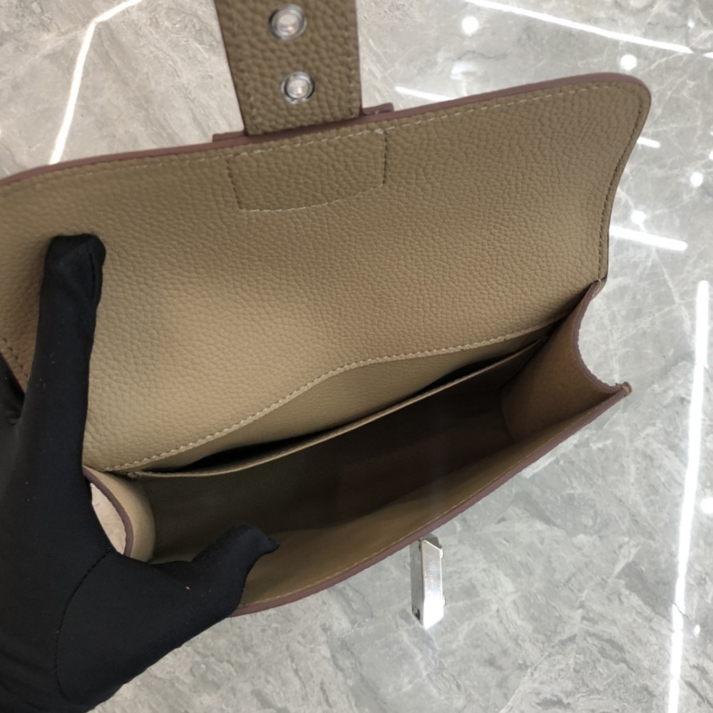 Hermès Roulis series real gray yellow white grain texture pig nose bag Hermès Roulis series real gray yellow white grain texture pig nose bag