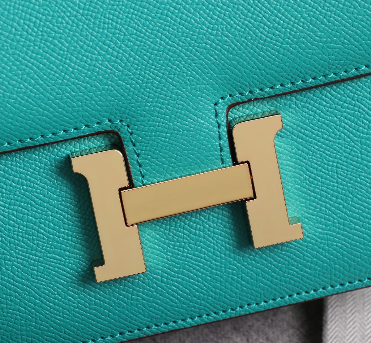 Hermès Constance 19 series exquisite hardware scroll green leather bag Hermès Constance 19 series exquisite hardware scroll green leather bag
