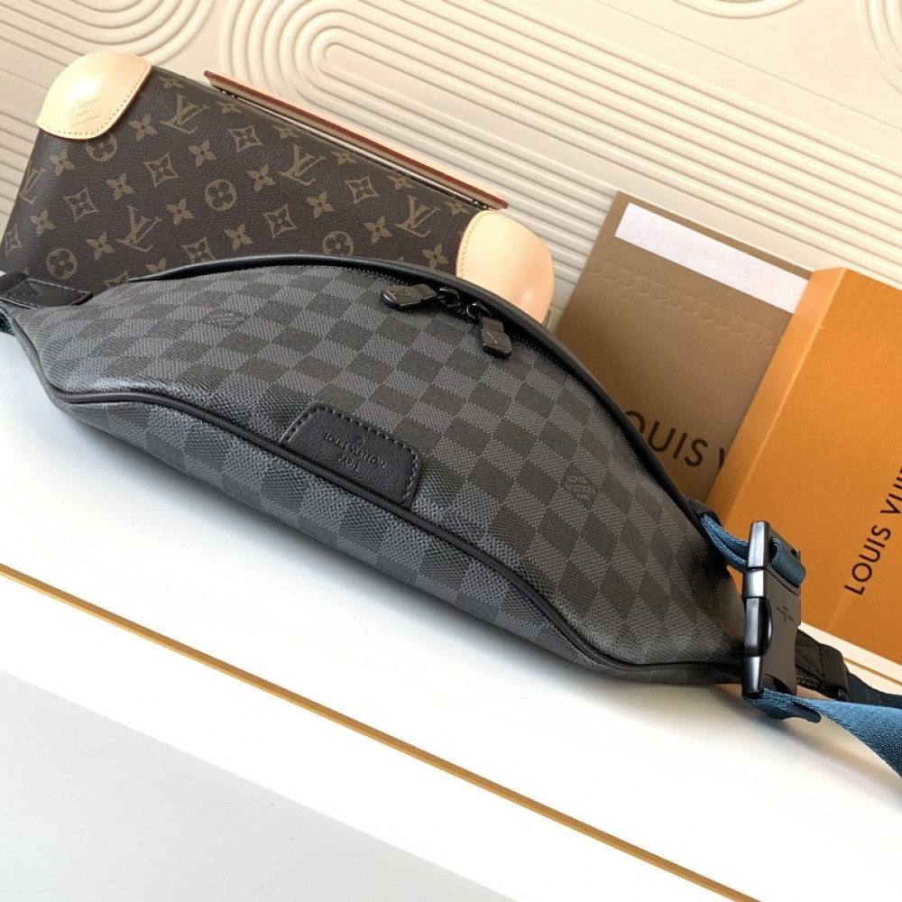 Louis Vuitton DISCOVERY black checkerboard shoulder strap waist bag Louis Vuitton DISCOVERY black checkerboard shoulder strap waist bag