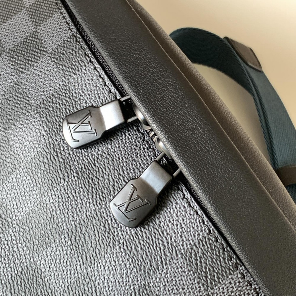 Louis Vuitton DISCOVERY black checkerboard shoulder strap waist bag Louis Vuitton DISCOVERY black checkerboard shoulder strap waist bag