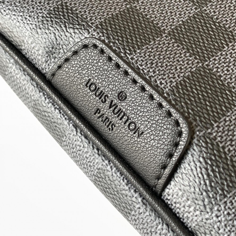 Louis Vuitton DISCOVERY black checkerboard shoulder strap waist bag Louis Vuitton DISCOVERY black checkerboard shoulder strap waist bag