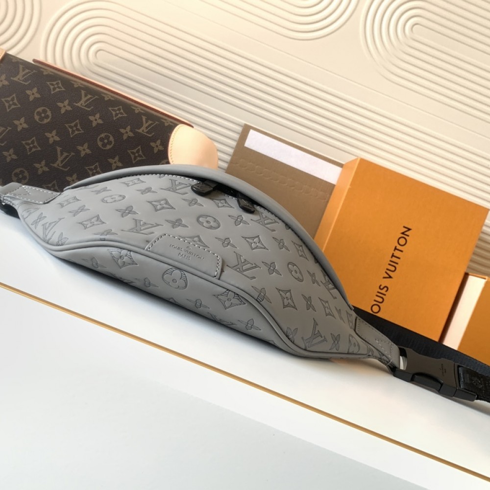 Louis Vuitton DISCOVERY classic off-white canvas shoulder strap waist bag Louis Vuitton DISCOVERY classic off-white canvas shoulder strap waist bag