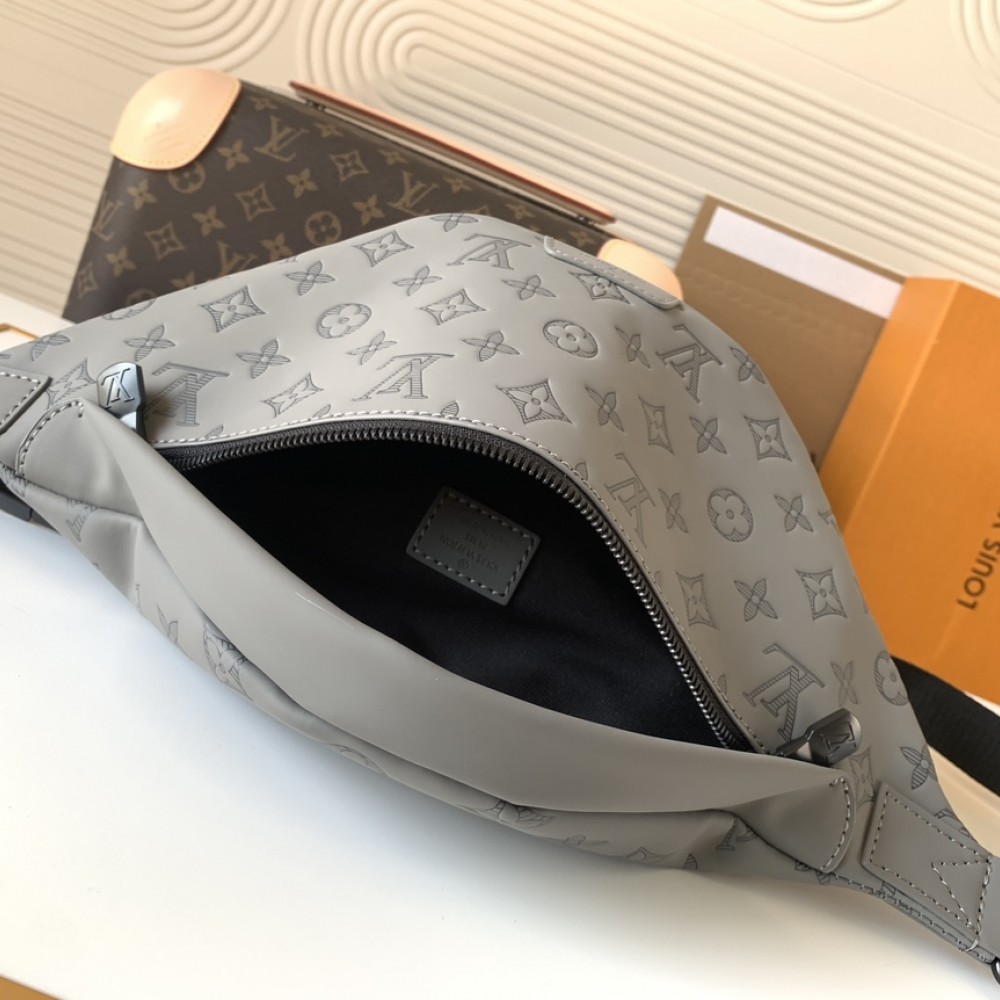 Louis Vuitton DISCOVERY classic off-white canvas shoulder strap waist bag Louis Vuitton DISCOVERY classic off-white canvas shoulder strap waist bag