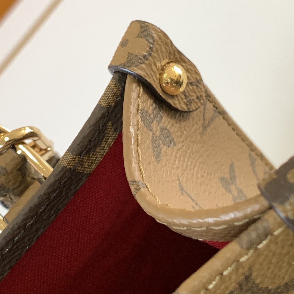 Louis Vuitton ONTHEGO EAST WEST Classic Small Textured Canvas Shoulder Strap Tote Louis Vuitton ONTHEGO EAST WEST Classic Small Textured Canvas Shoulder Strap Tote