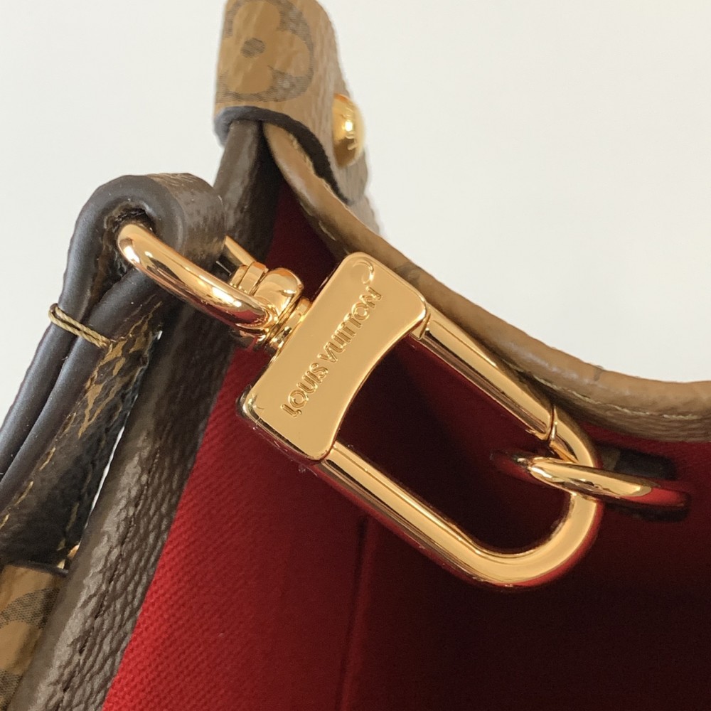 Louis Vuitton ONTHEGO EAST WEST Classic Medium Textured Canvas Shoulder Strap Tote Louis Vuitton ONTHEGO EAST WEST Classic Medium Textured Canvas Shoulder Strap Tote
