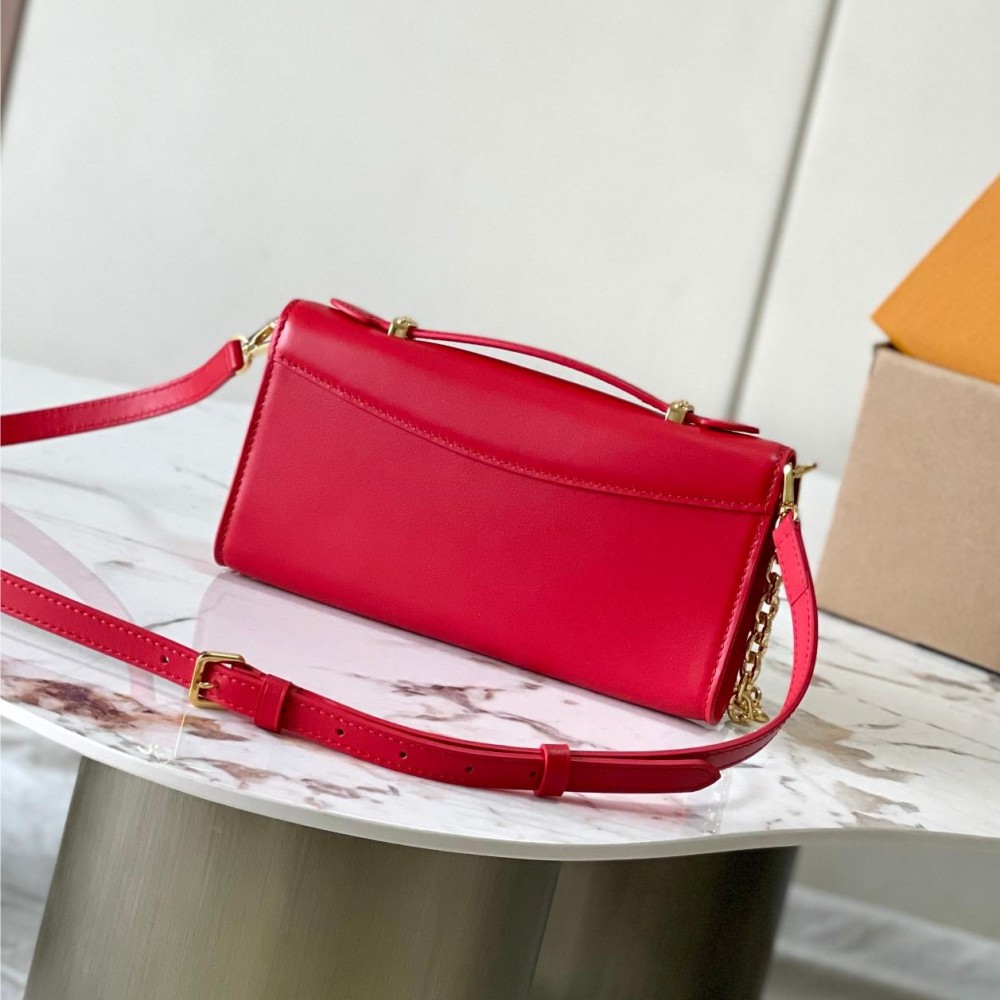 Louis Vuitton Neverfull Red Leather Exquisite Hardware Chain Bag Louis Vuitton Neverfull Red Leather Exquisite Hardware Chain Bag