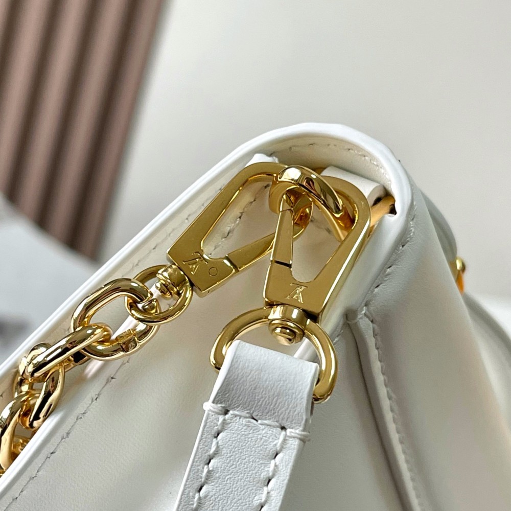 Louis Vuitton neverfull pure white leather exquisite hardware chain bag Louis Vuitton neverfull pure white leather exquisite hardware chain bag