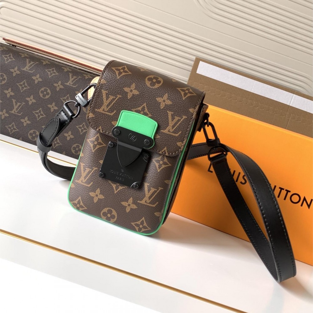 Louis Vuitton NIL series green embellished canvas textured messenger bag Louis Vuitton NIL series green embellished canvas textured messenger bag