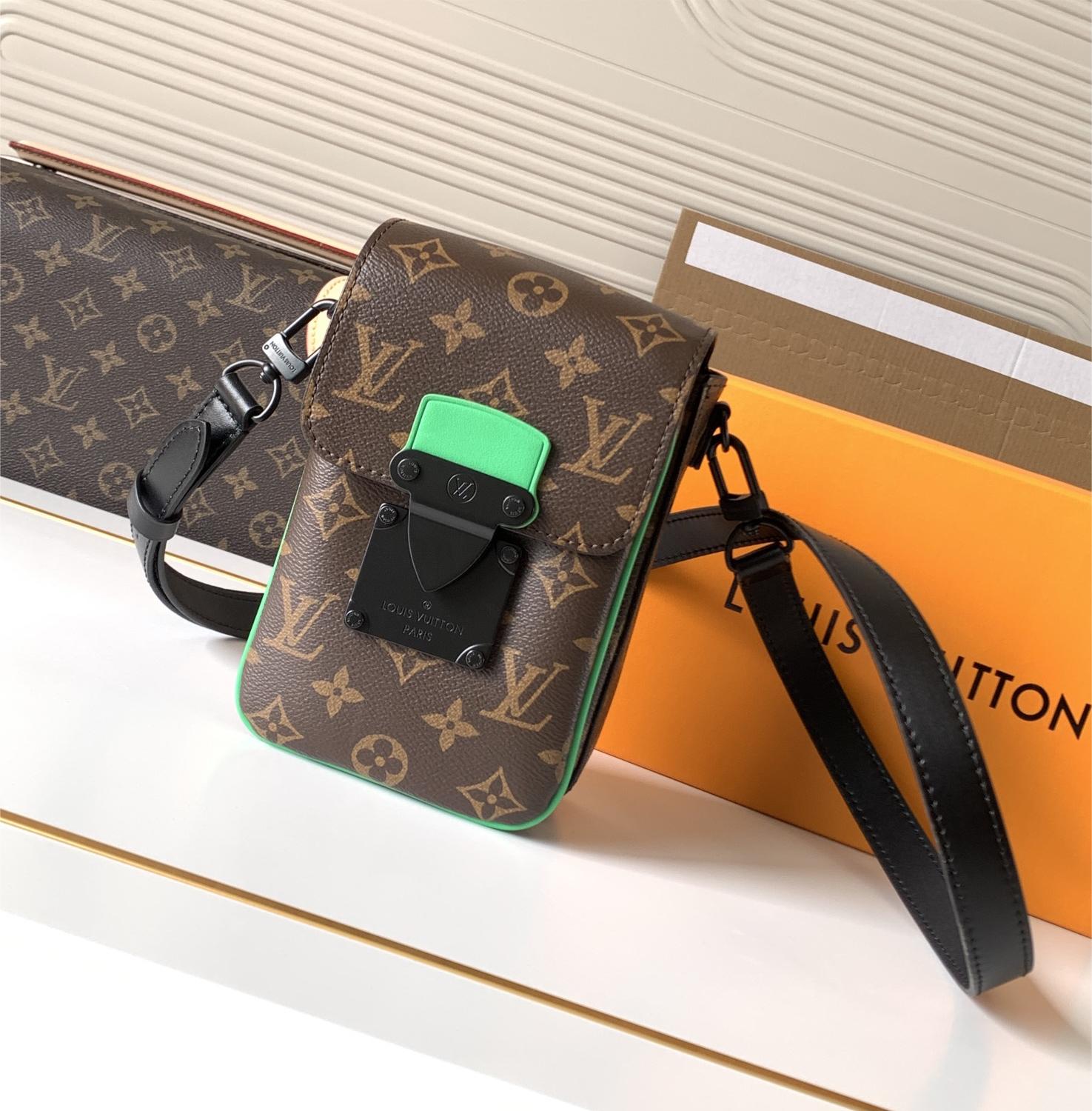 Louis Vuitton NIL series green embellished canvas textured messenger bag Louis Vuitton NIL series green embellished canvas textured messenger bag
