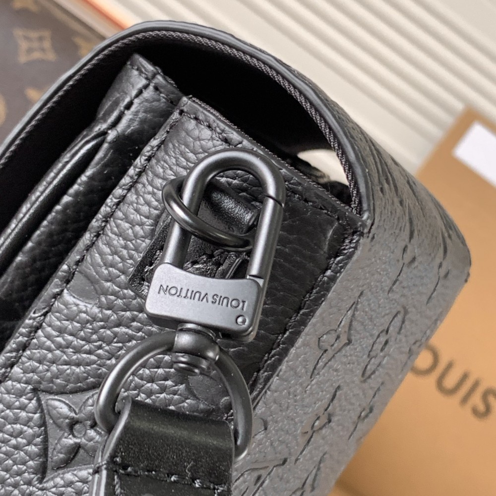 Louis Vuitton NIL pure black canvas textured leather messenger bag Louis Vuitton NIL pure black canvas textured leather messenger bag