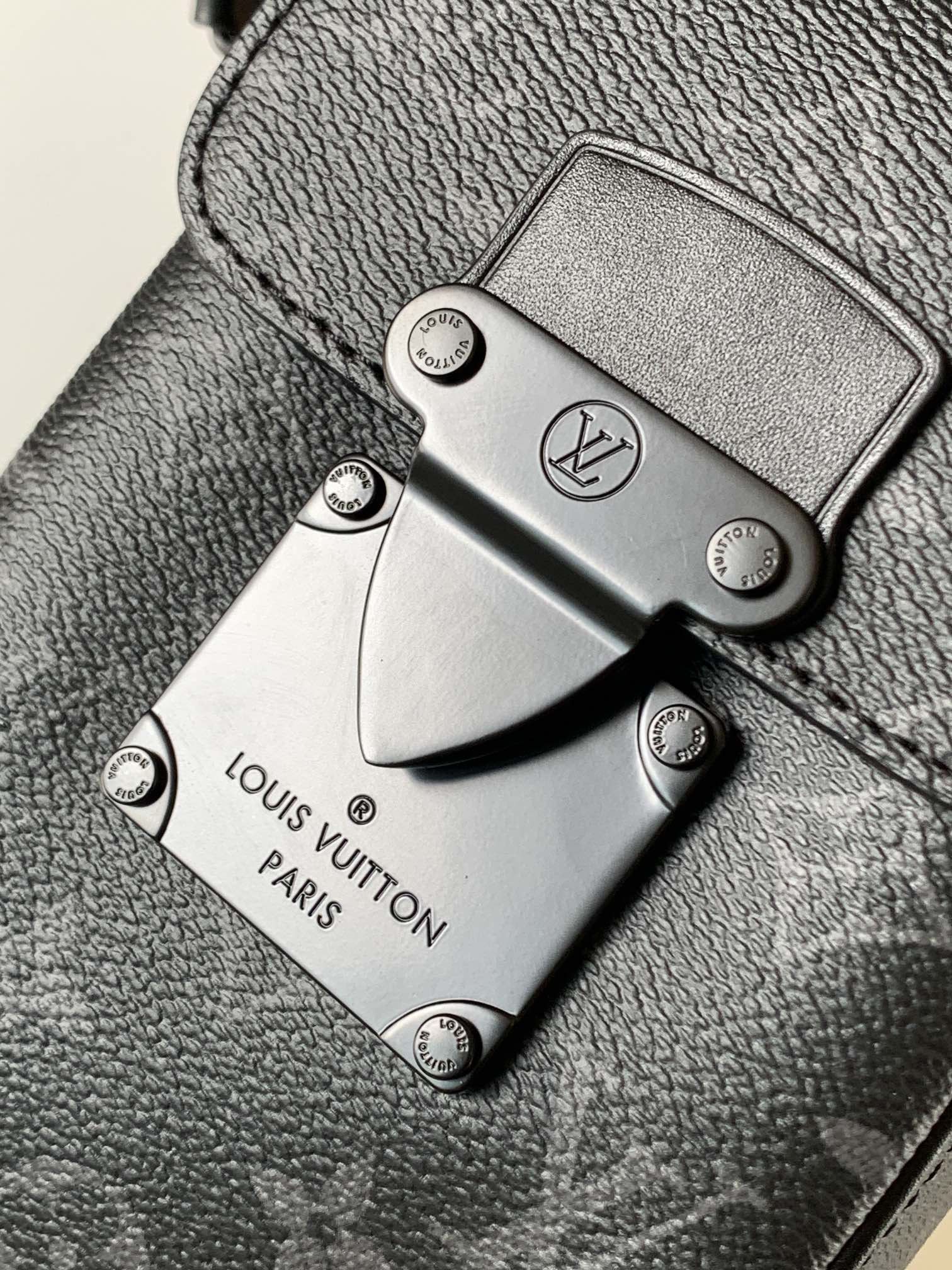 Louis Vuitton PULSE Pure Black Canvas Textured Leather Messenger Bag Louis Vuitton PULSE Pure Black Canvas Textured Leather Messenger Bag