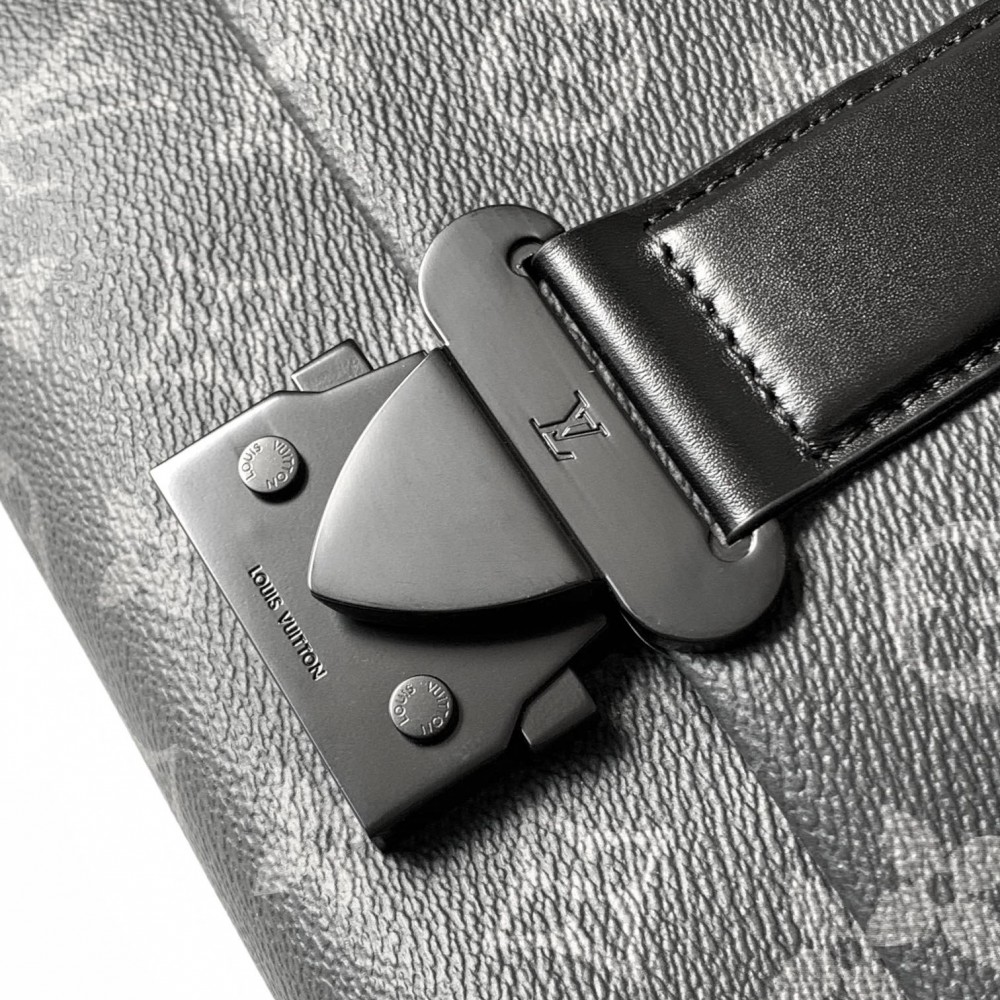 Louis Vuitton AVENUE series pure black checkerboard texture leather shoulder bag Louis Vuitton AVENUE series pure black checkerboard texture leather shoulder bag