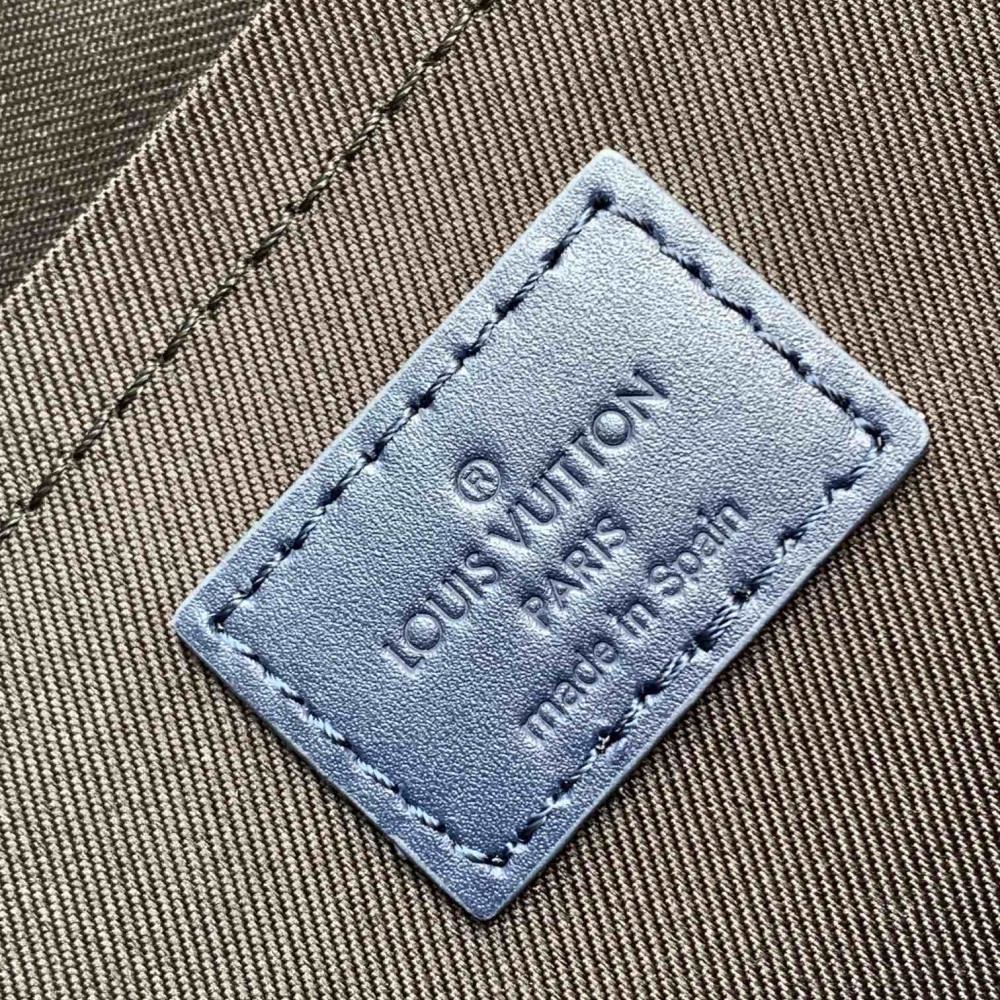 Louis Vuitton AVENUE series dark blue checkerboard textured leather shoulder bag Louis Vuitton AVENUE series dark blue checkerboard textured leather shoulder bag