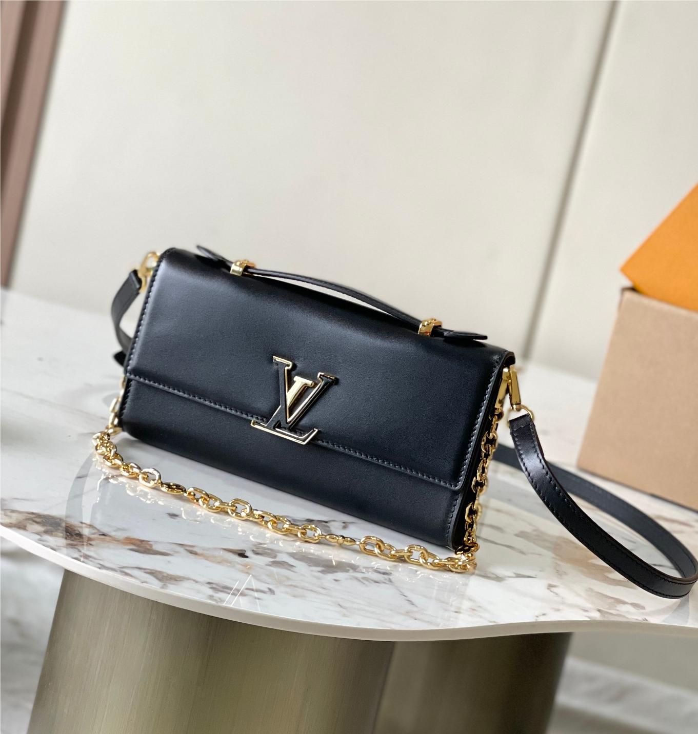 Louis Vuitton neverfull pure black leather exquisite hardware chain bag Louis Vuitton neverfull pure black leather exquisite hardware chain bag