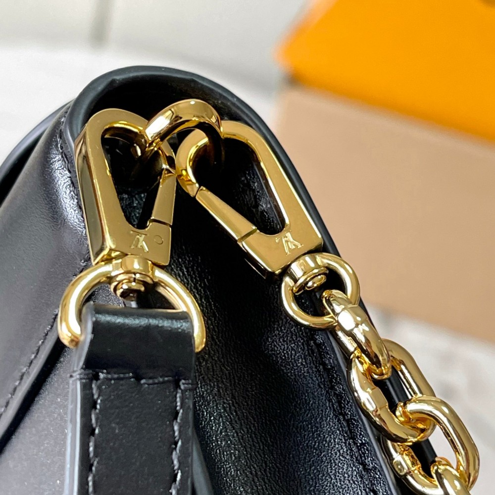 Louis Vuitton neverfull pure black leather exquisite hardware chain bag Louis Vuitton neverfull pure black leather exquisite hardware chain bag