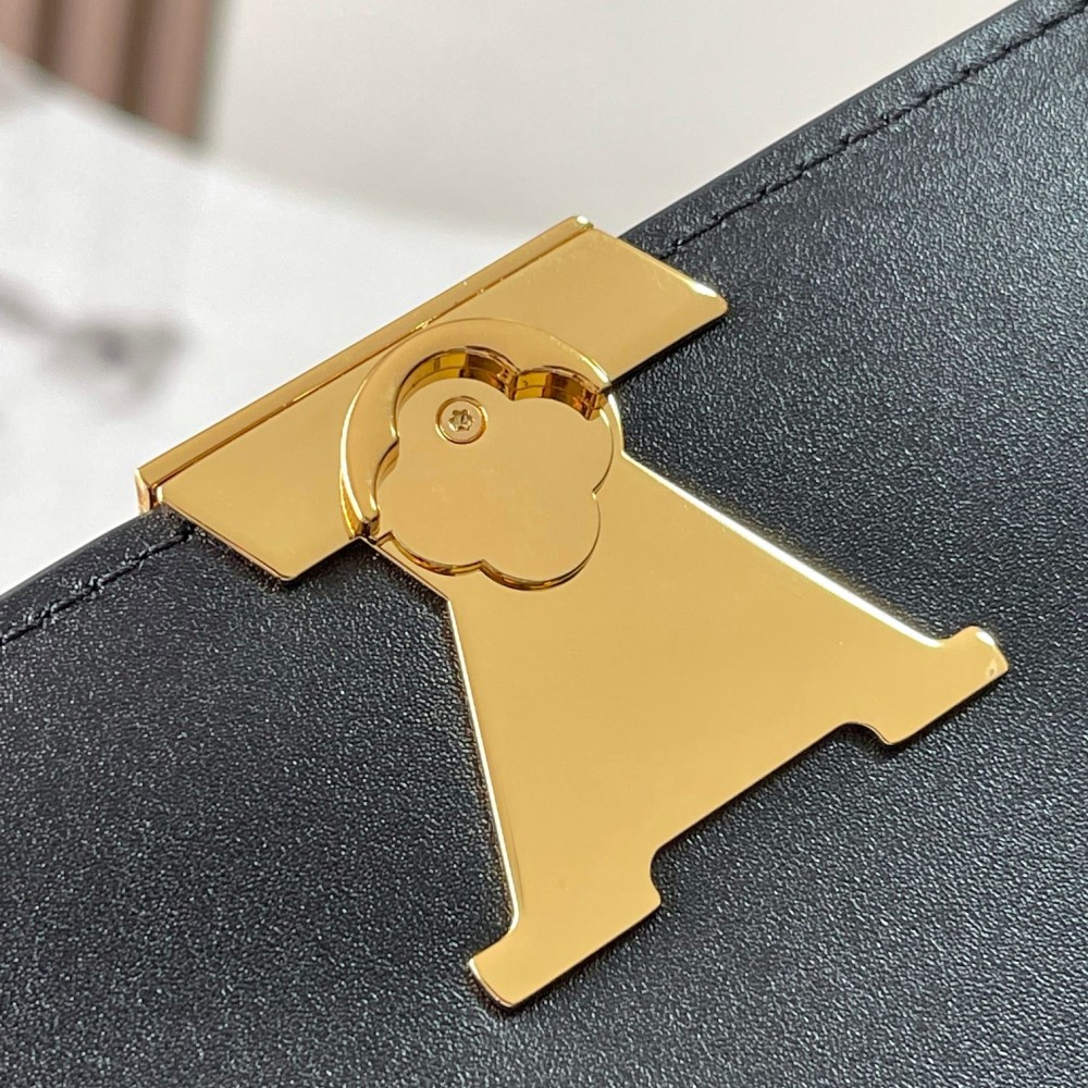 Louis Vuitton neverfull pure black leather exquisite hardware chain bag Louis Vuitton neverfull pure black leather exquisite hardware chain bag