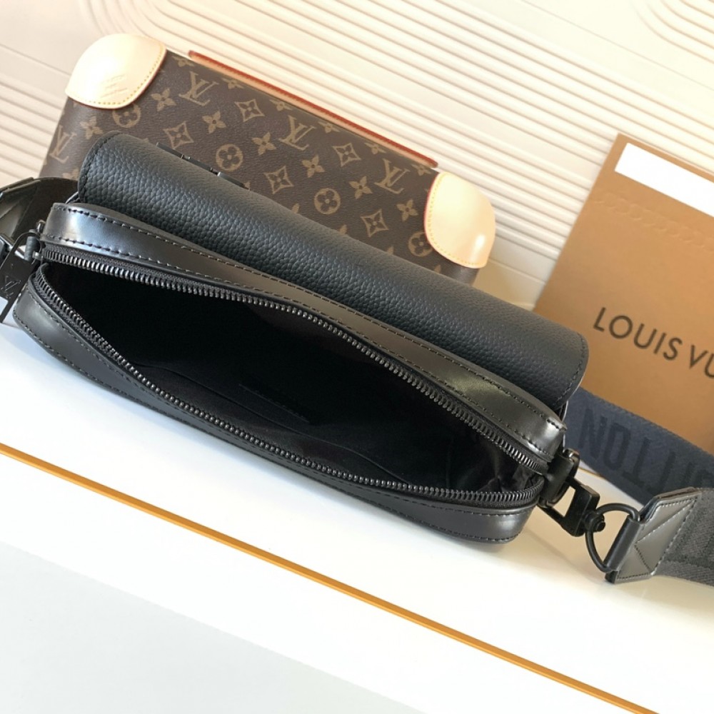 Louis Vuitton AVENUE series pure black genuine leather texture shoulder bag Louis Vuitton AVENUE series pure black genuine leather texture shoulder bag