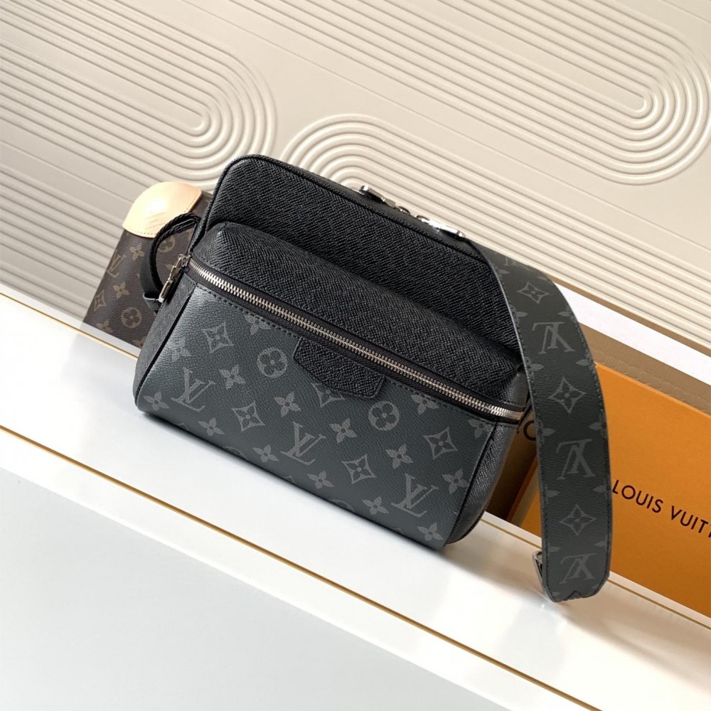 Louis Vuitton AVENUE series pure black leather canvas textured shoulder bag Louis Vuitton AVENUE series pure black leather canvas textured shoulder bag