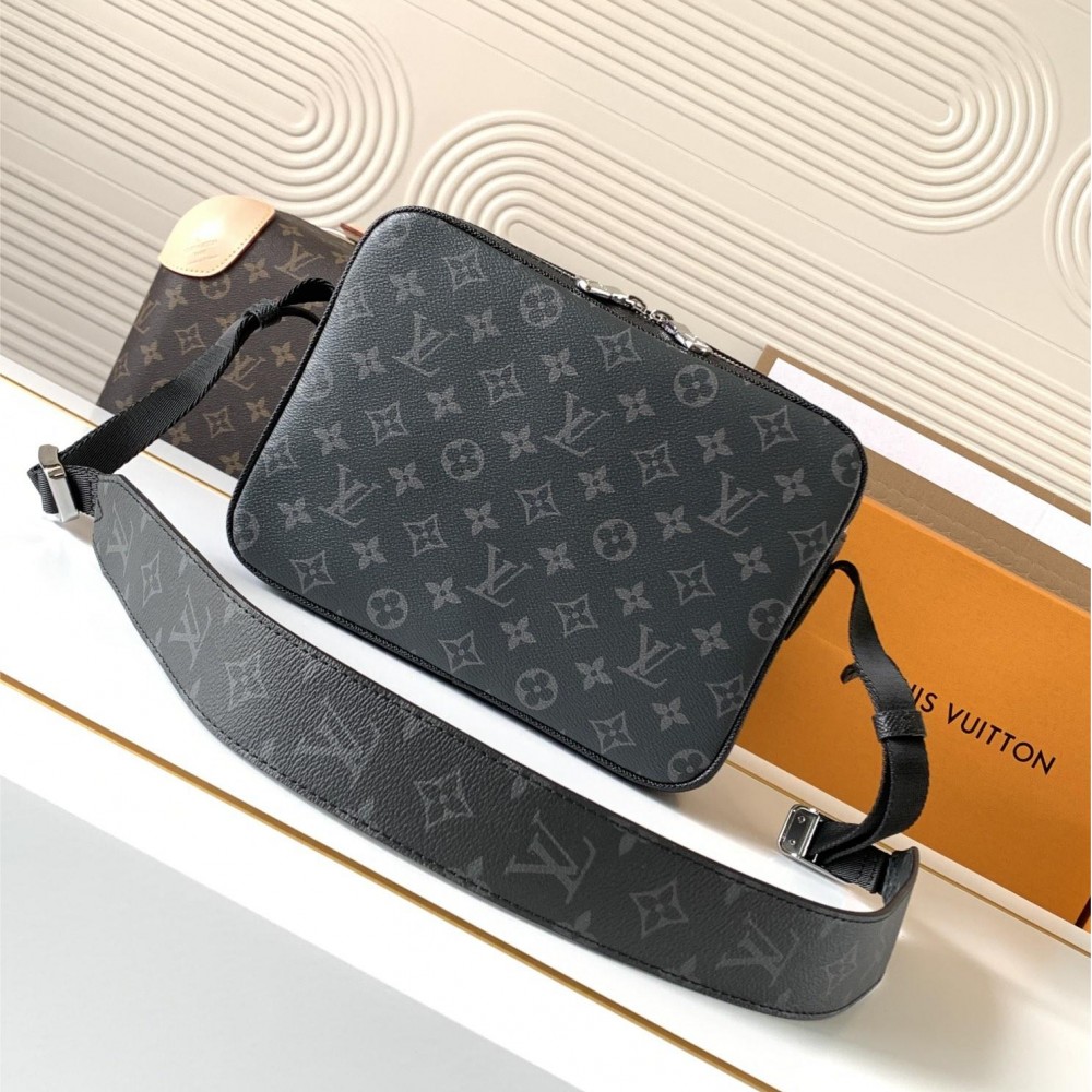 Louis Vuitton AVENUE series pure black leather canvas textured shoulder bag Louis Vuitton AVENUE series pure black leather canvas textured shoulder bag