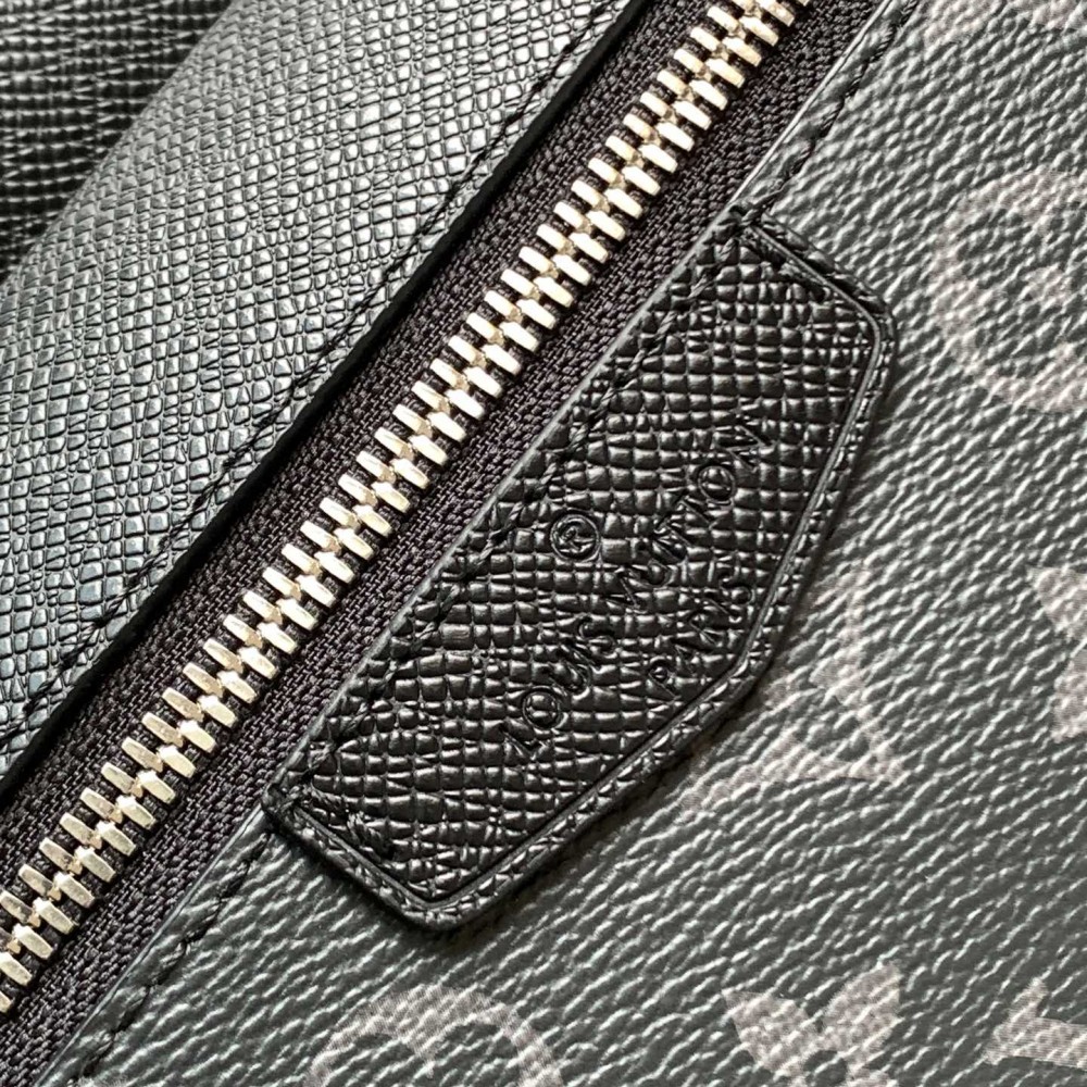 Louis Vuitton AVENUE series pure black leather canvas textured shoulder bag Louis Vuitton AVENUE series pure black leather canvas textured shoulder bag
