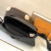 Louis Vuitton NIL series pure black leather canvas textured messenger bag Louis Vuitton NIL series pure black leather canvas textured messenger bag