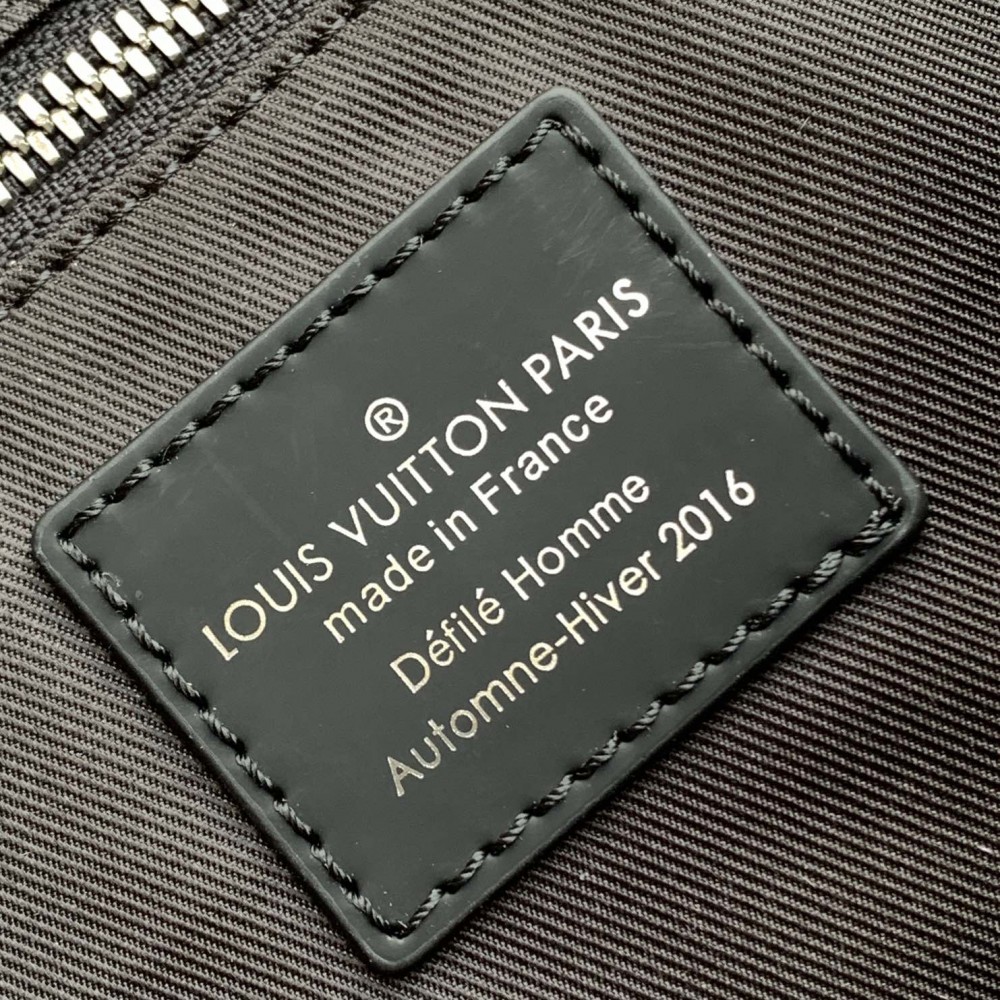 Louis Vuitton NIL series pure black leather canvas textured messenger bag Louis Vuitton NIL series pure black leather canvas textured messenger bag