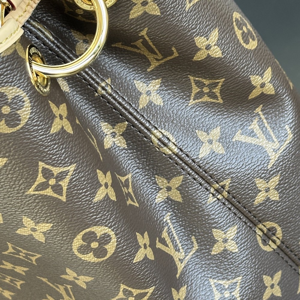 Louis Vuitton Again Classic Original Textured Canvas Tote Bag Louis Vuitton Again Classic Original Textured Canvas Tote Bag