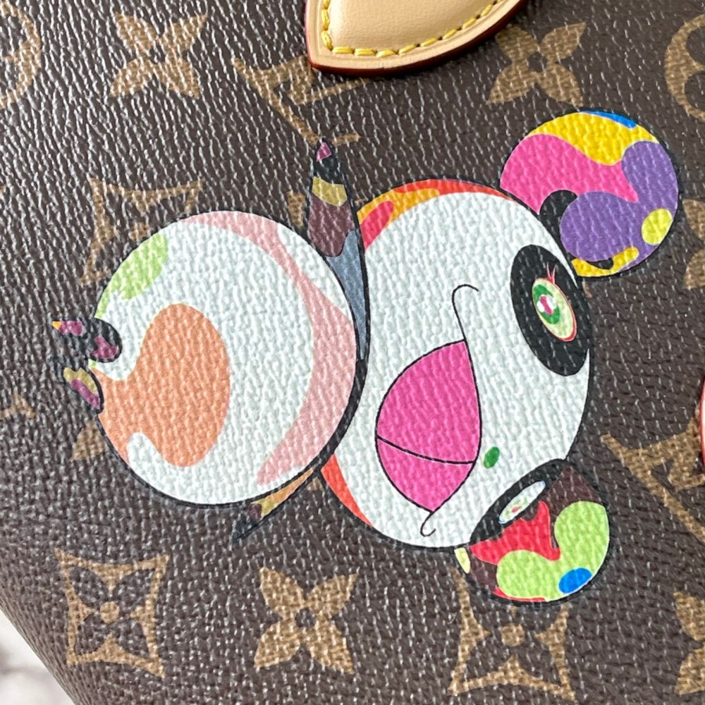Louis Vuitton cartoon co-branded series classic monogram leather shoulder strap handbag Louis Vuitton cartoon co-branded series classic monogram leather shoulder strap handbag