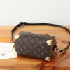 Louis Vuitton Speedy series classic monogram leather hardware chain handbag Louis Vuitton Speedy series classic monogram leather hardware chain handbag