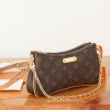Louis Vuitton Neverfull Medium Leather Bag with Metal Chain Louis Vuitton Neverfull Medium Leather Bag with Metal Chain