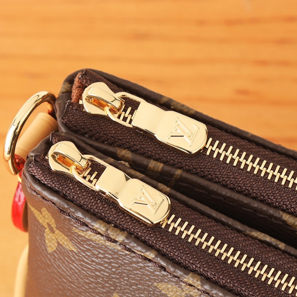 Louis Vuitton Neverfull Medium Leather Bag with Metal Chain Louis Vuitton Neverfull Medium Leather Bag with Metal Chain