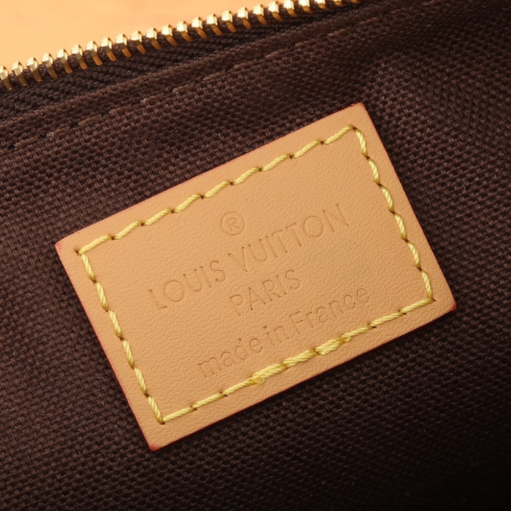 Louis Vuitton Neverfull Medium Leather Bag with Metal Chain Louis Vuitton Neverfull Medium Leather Bag with Metal Chain