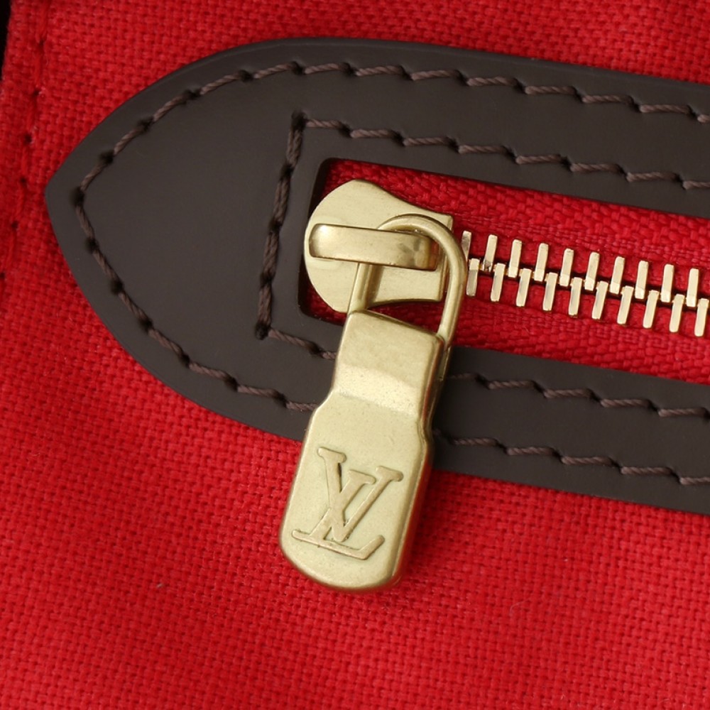 Louis Vuitton SPEEDY BANDOULIÈRE Classic Diamond Textured Leather Shoulder Bag Louis Vuitton SPEEDY BANDOULIÈRE Classic Diamond Textured Leather Shoulder Bag