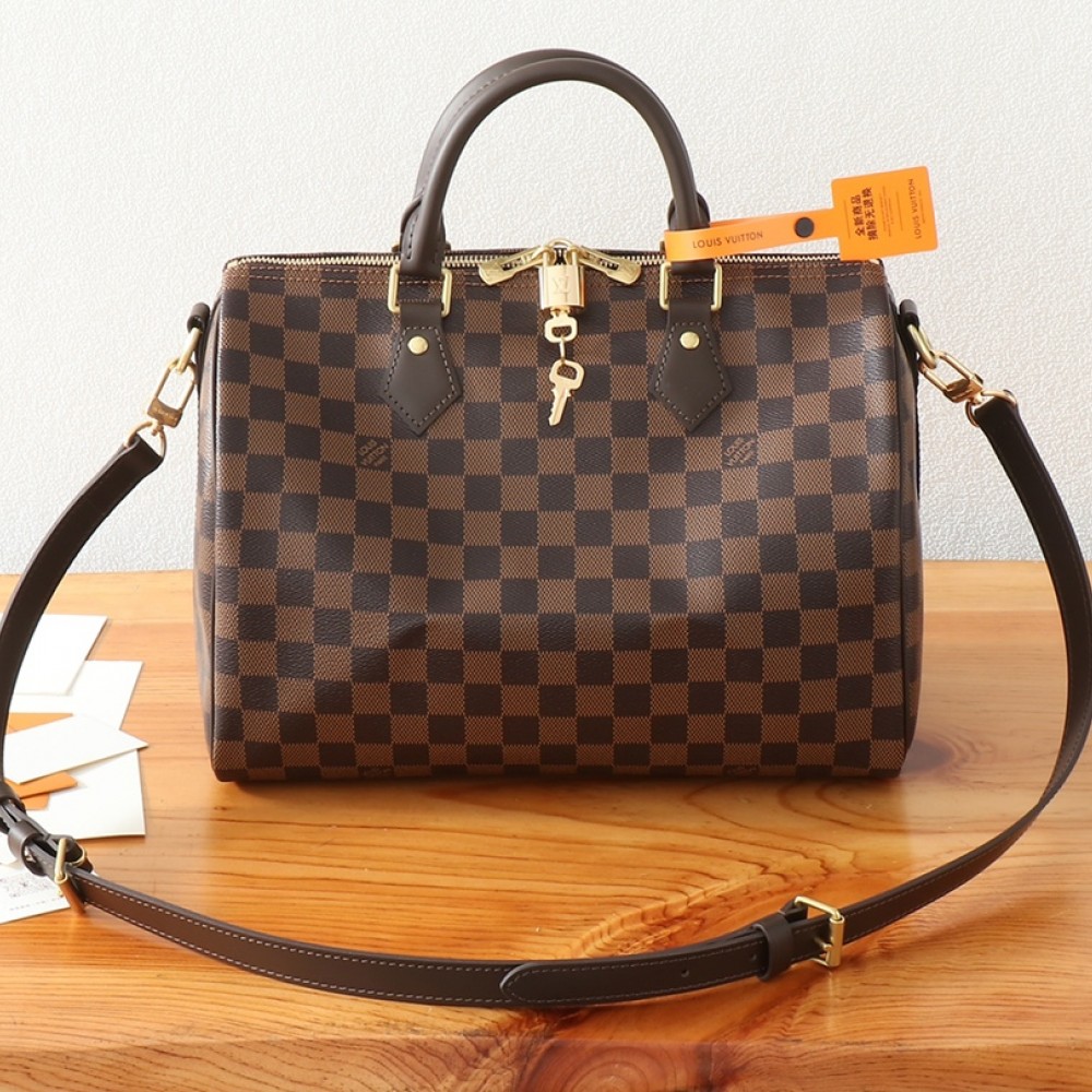 Louis Vuitton SPEEDY BANDOULIÈRE Large Classic Diamond Textured Leather Shoulder Bag Louis Vuitton SPEEDY BANDOULIÈRE Large Classic Diamond Textured Leather Shoulder Bag