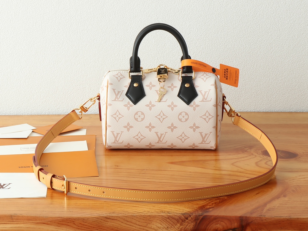 Louis Vuitton Speedy Classic Sail White Textured Leather Shoulder Bag Louis Vuitton Speedy Classic Sail White Textured Leather Shoulder Bag