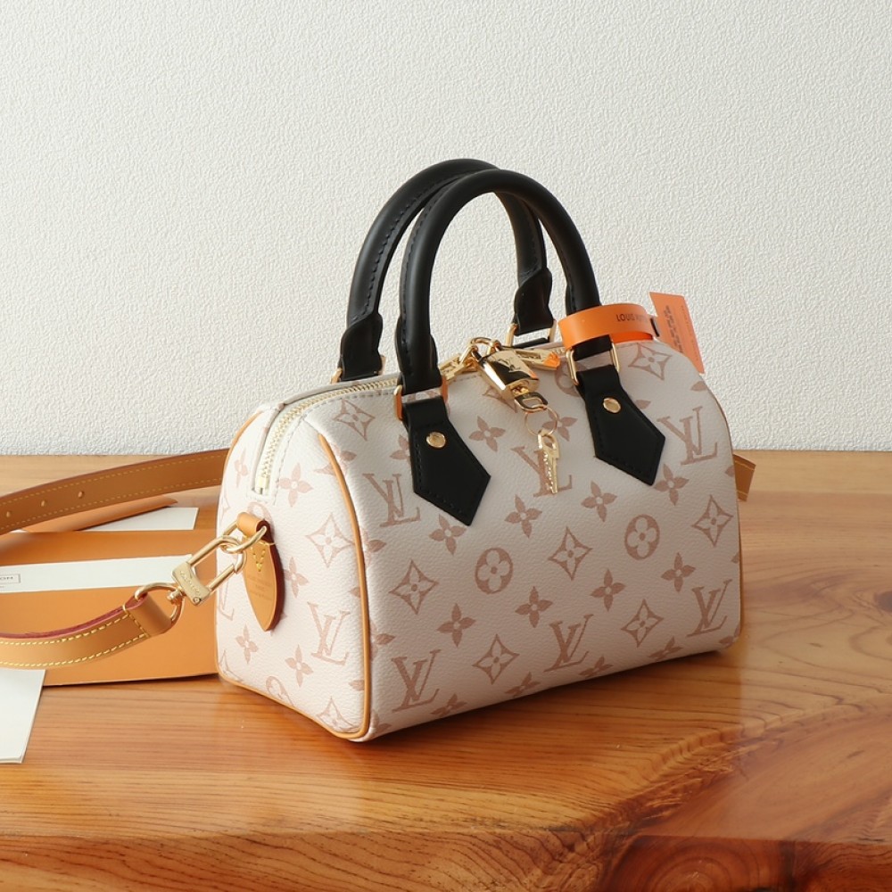 Louis Vuitton Speedy Classic Sail White Textured Leather Shoulder Bag Louis Vuitton Speedy Classic Sail White Textured Leather Shoulder Bag
