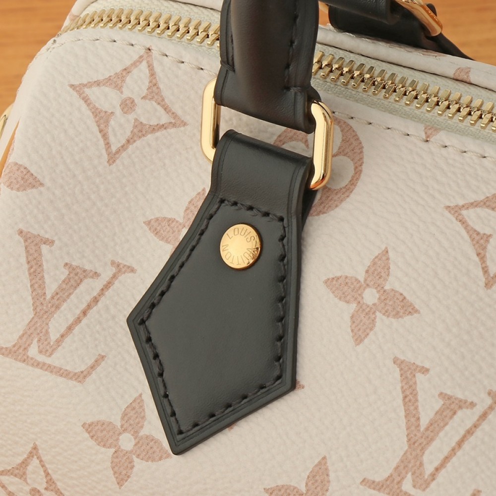 Louis Vuitton Speedy Classic Sail White Textured Leather Shoulder Bag Louis Vuitton Speedy Classic Sail White Textured Leather Shoulder Bag