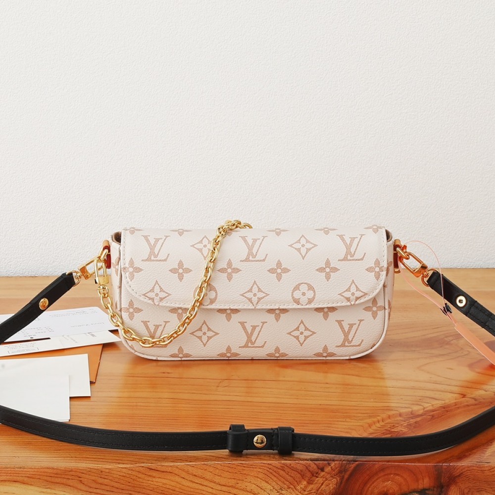 Louis Vuitton TWIST Classic Sail White Textured Leather Shoulder Bag Louis Vuitton TWIST Classic Sail White Textured Leather Shoulder Bag