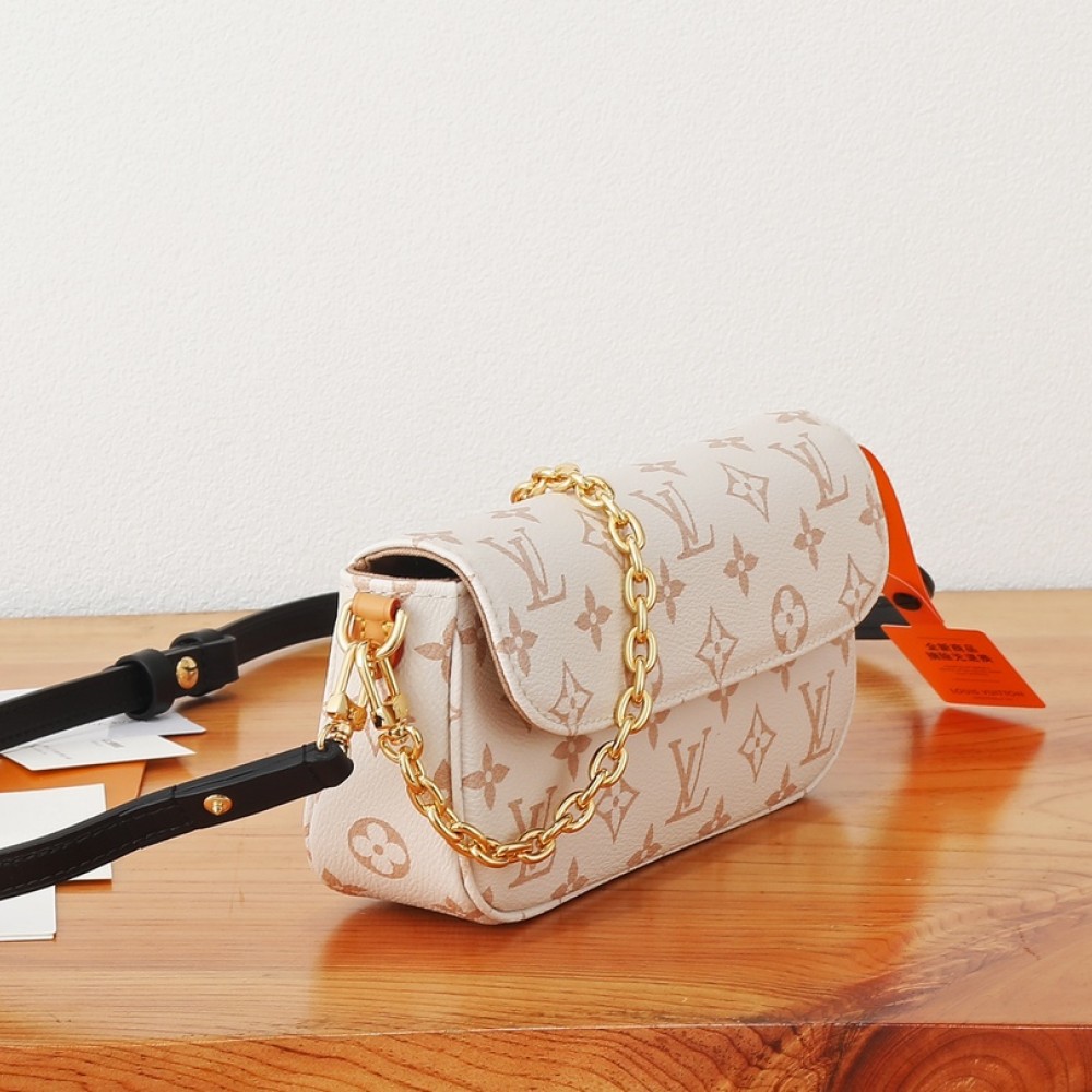 Louis Vuitton TWIST Classic Sail White Textured Leather Shoulder Bag Louis Vuitton TWIST Classic Sail White Textured Leather Shoulder Bag