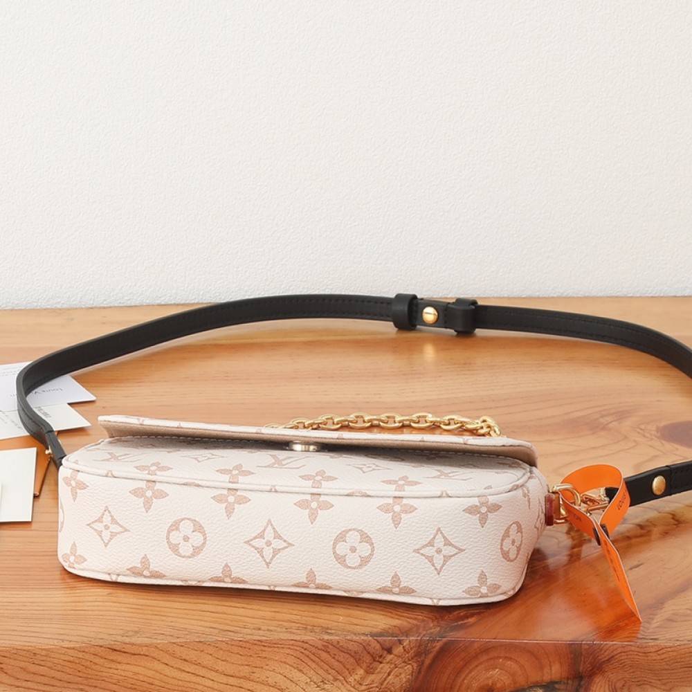 Louis Vuitton TWIST Classic Sail White Textured Leather Shoulder Bag Louis Vuitton TWIST Classic Sail White Textured Leather Shoulder Bag