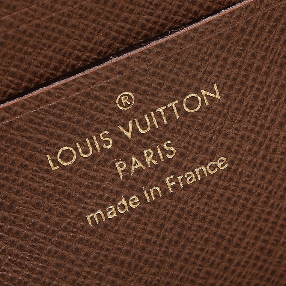 Louis Vuitton TWIST Classic Sail White Textured Leather Shoulder Bag Louis Vuitton TWIST Classic Sail White Textured Leather Shoulder Bag