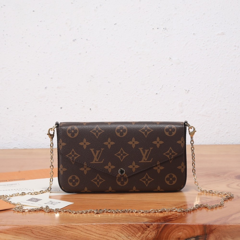Louis Vuitton CAPUCINES classic canvas textured leather hardware chain handbag Louis Vuitton CAPUCINES classic canvas textured leather hardware chain handbag