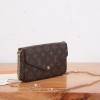 Louis Vuitton CAPUCINES classic canvas textured leather hardware chain handbag Louis Vuitton CAPUCINES classic canvas textured leather hardware chain handbag