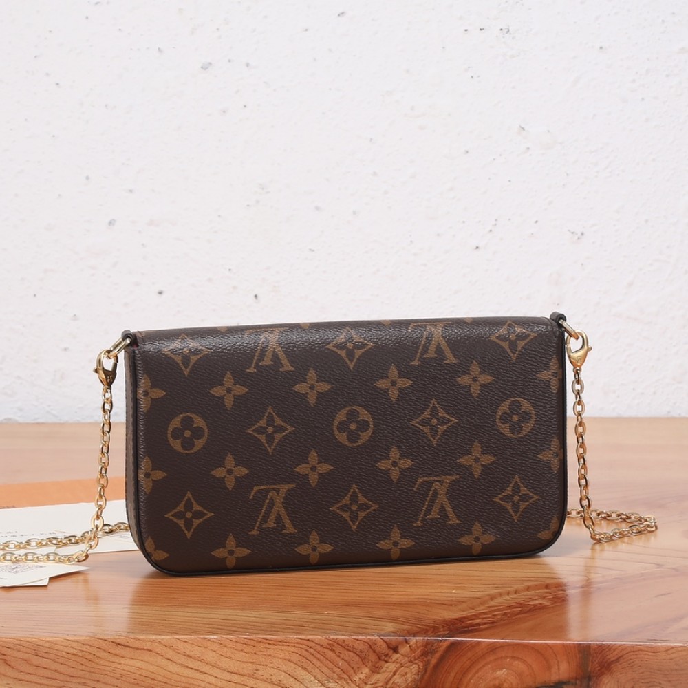 Louis Vuitton CAPUCINES classic canvas textured leather hardware chain handbag Louis Vuitton CAPUCINES classic canvas textured leather hardware chain handbag