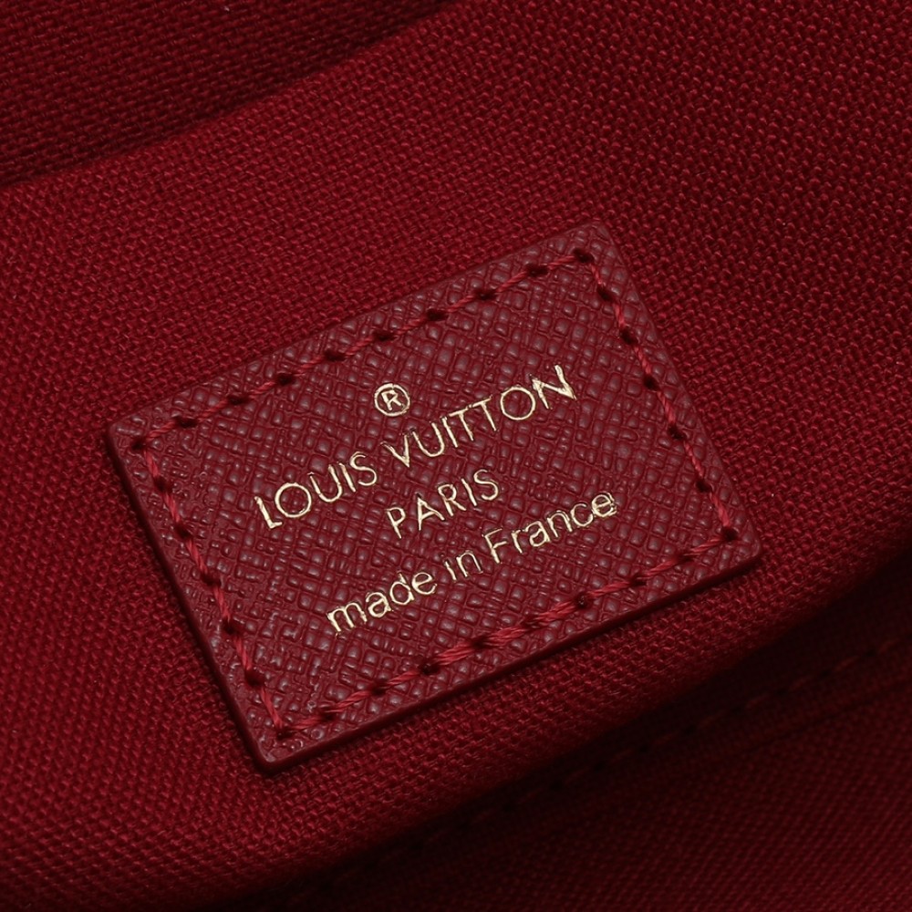 Louis Vuitton CAPUCINES classic canvas textured leather hardware chain handbag Louis Vuitton CAPUCINES classic canvas textured leather hardware chain handbag