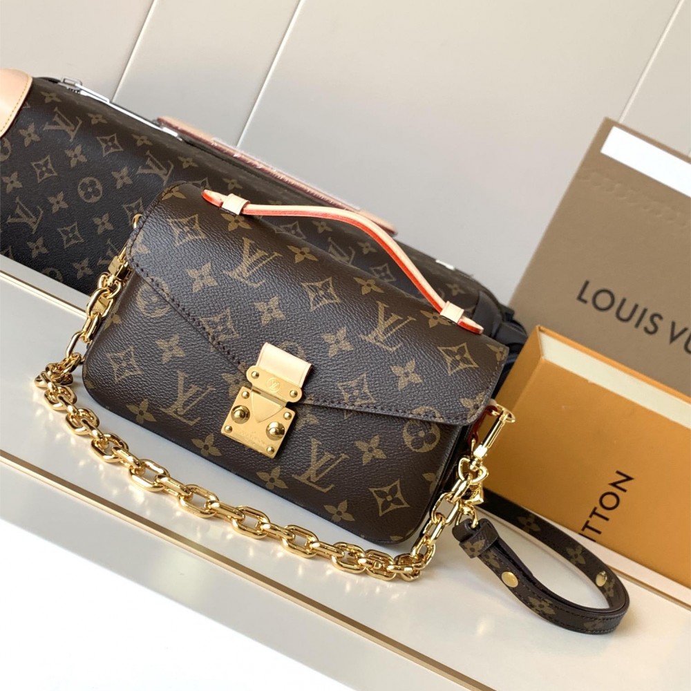 Louis Vuitton Petite Malle canvas pattern hardware chain shoulder strap handbag Louis Vuitton Petite Malle canvas pattern hardware chain shoulder strap handbag
