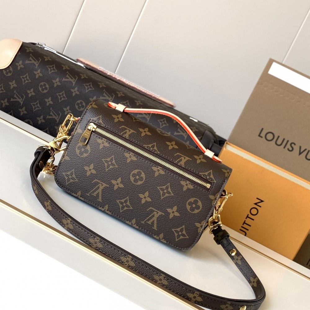 Louis Vuitton Petite Malle canvas pattern hardware chain shoulder strap handbag Louis Vuitton Petite Malle canvas pattern hardware chain shoulder strap handbag