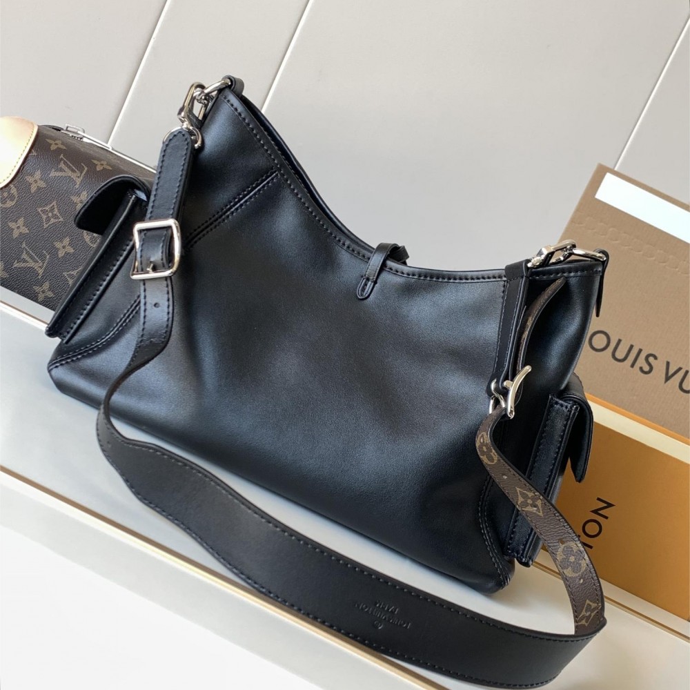 Louis Vuitton Pochette Métis Medium Black Leather Hardware Chain Shoulder Strap Handbag Louis Vuitton Pochette Métis Medium Black Leather Hardware Chain Shoulder Strap Handbag